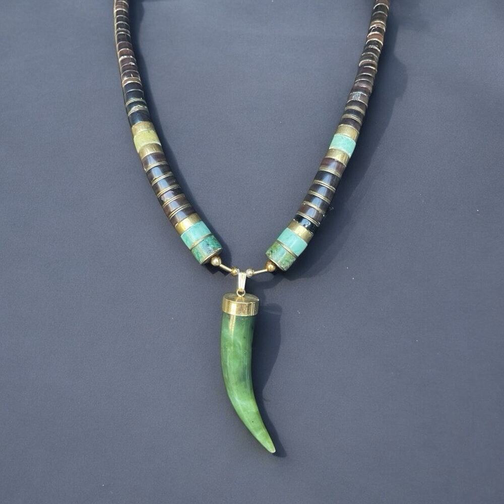 Jade Horn Necklace 1970s Vintage Tribal Beaded Necklace 18”